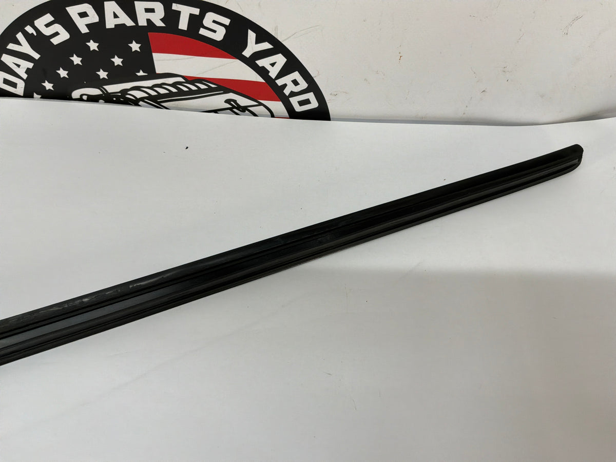 2017 Chevy SS Sedan RH & LH Windshield Window Molding Trim Moldings OEM