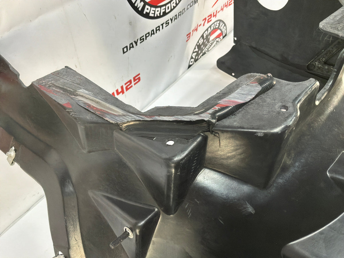2002 Chevy C5 Corvette Corvette RH Passenger Composite Inner Fender Liner Wheel House Well OEM