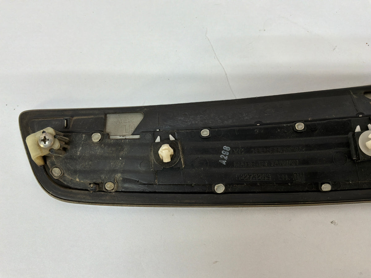 2017 Chevy SS Sedan RH & LH Fender Side Marker Lights Lamps Black Trim OEM