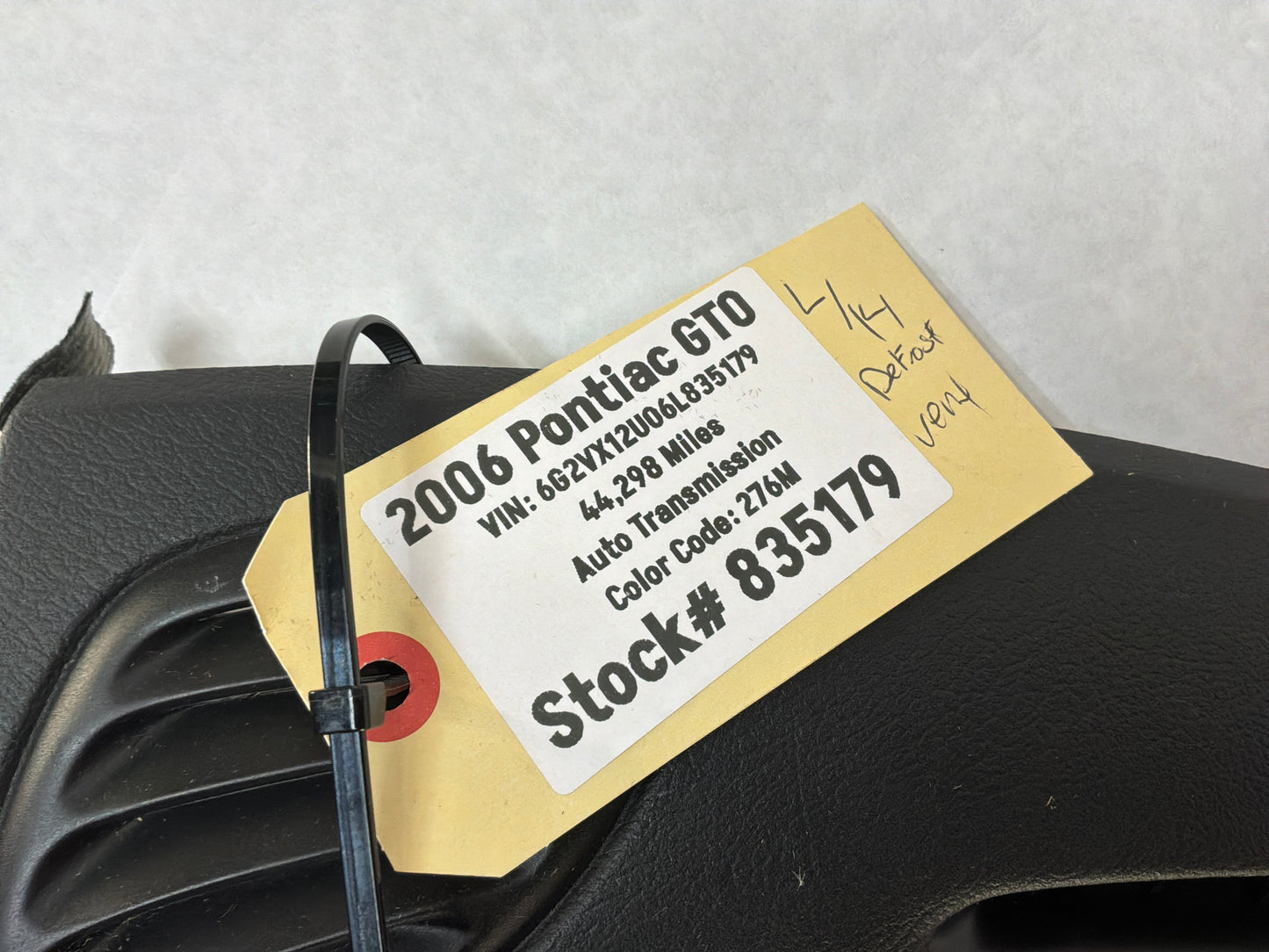 2006 Pontiac GTO LH Driver Dash Cowl Defrost Panel Vent Trim OEM