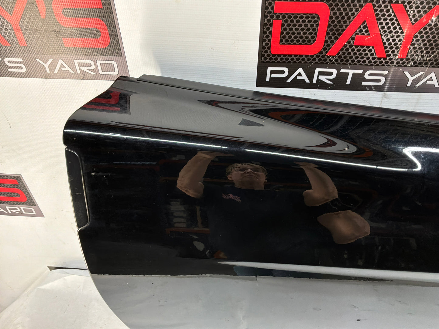 Rh front exterior door - Day's Parts Yard