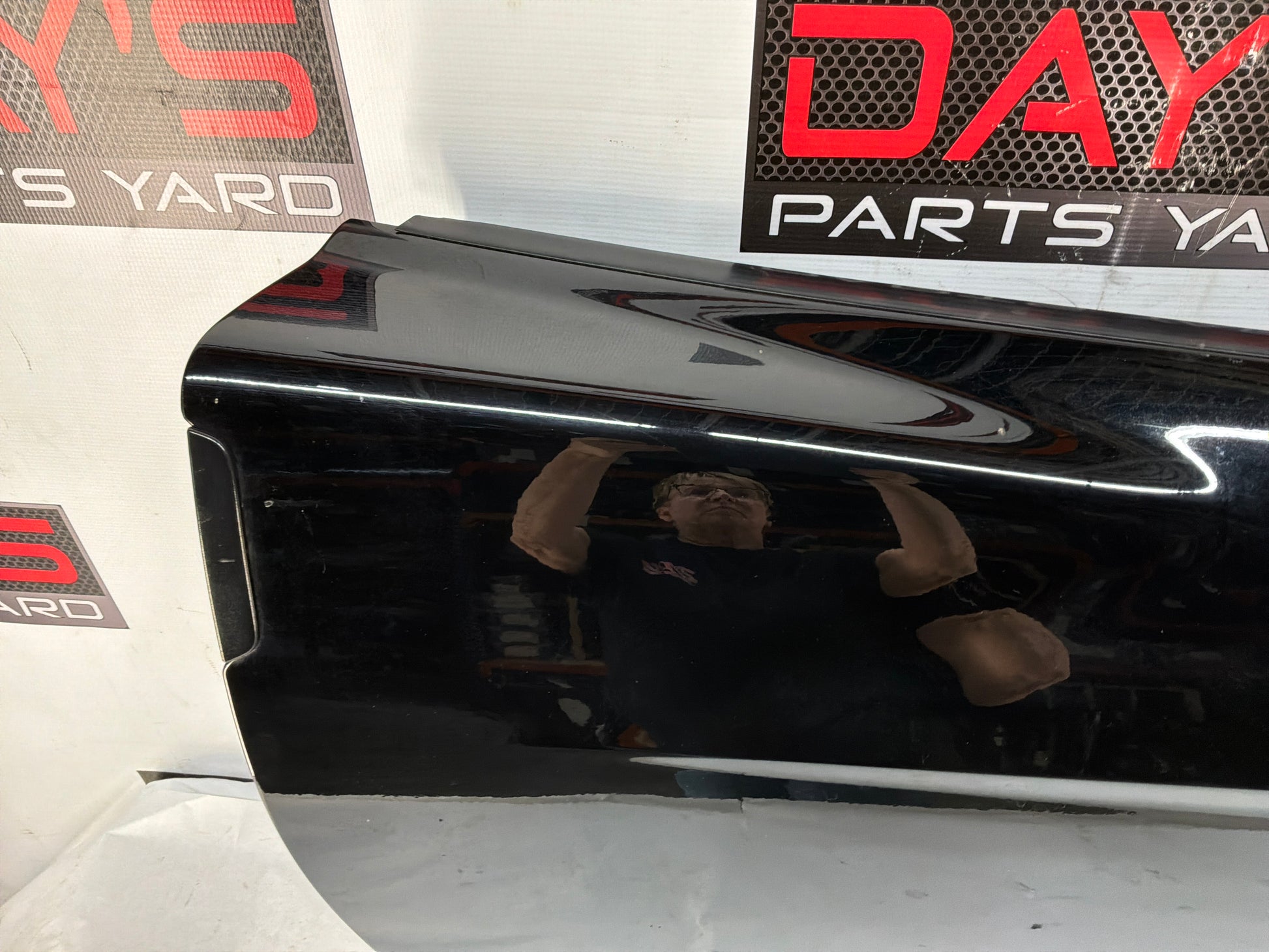 Rh front exterior door - Day's Parts Yard