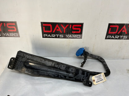 Windshield wiper reservoir - Day's Parts Yard