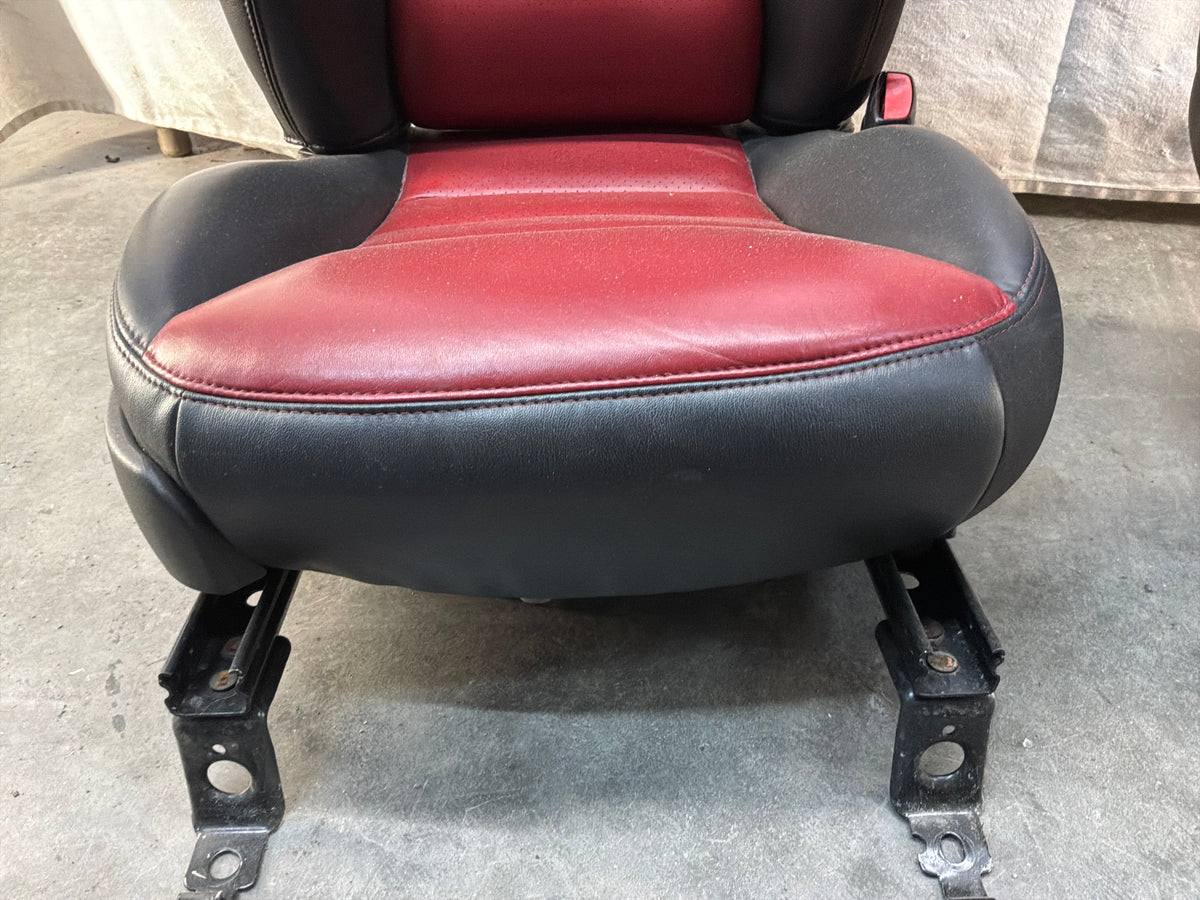 2007 Chevy C6 Corvette Convertible Seats RH & LH Front Seats OEM Red & Black