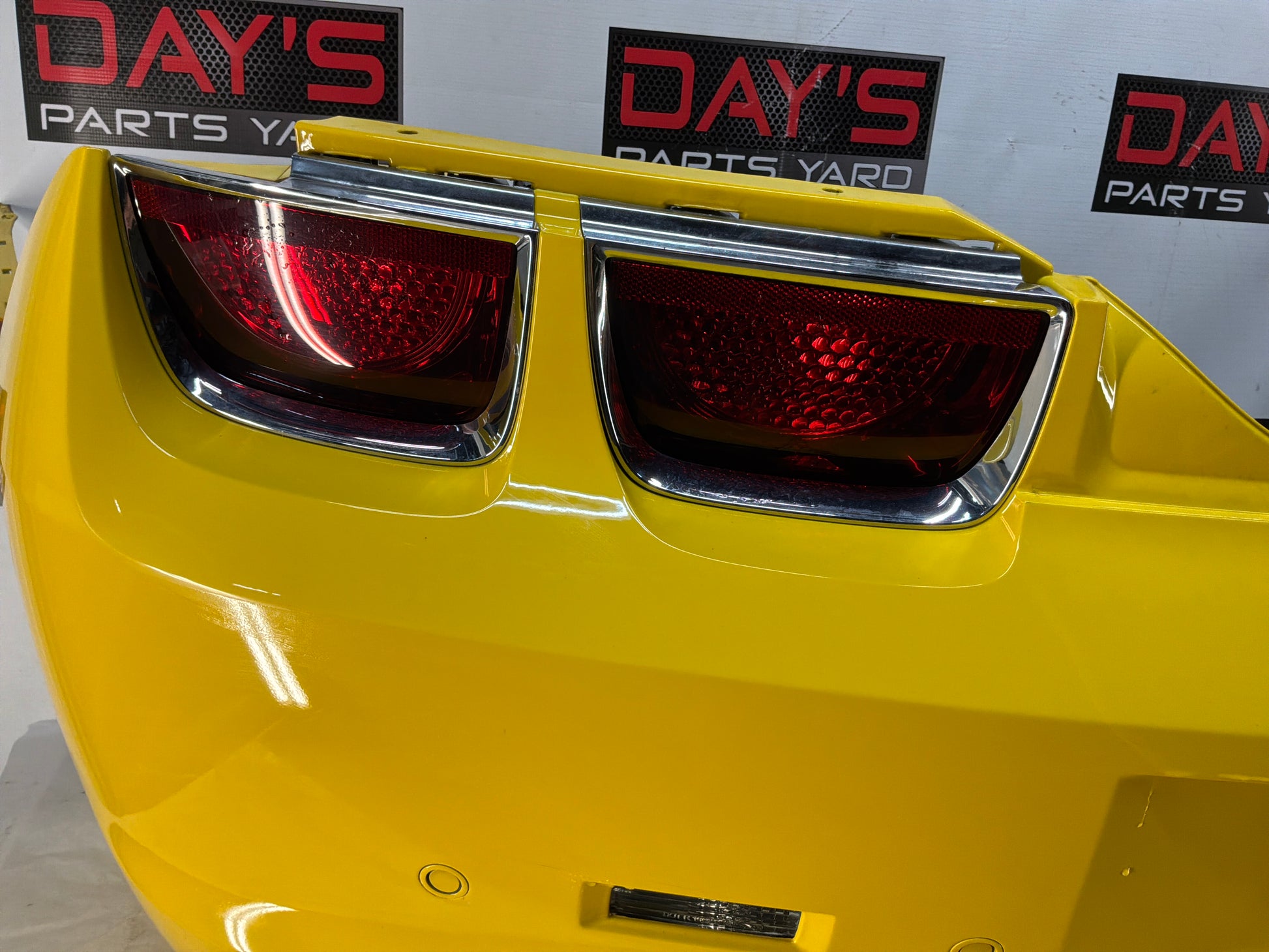 Complete rear bumper - Day's Parts Yard