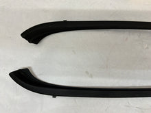 Windshield trim - Day's Parts Yard