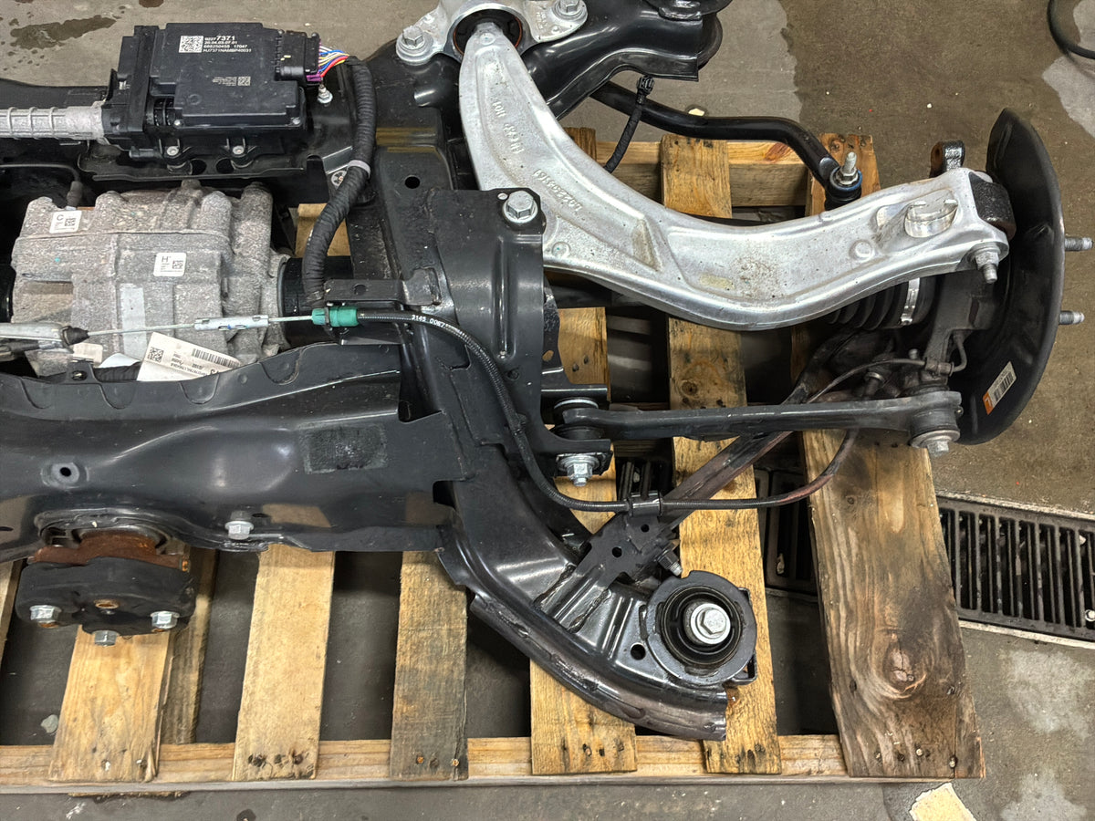 2016 Chevrolet SS Sedan Complete Rear Suspension Cradle 3.27 LSD Differential Rear End OEM