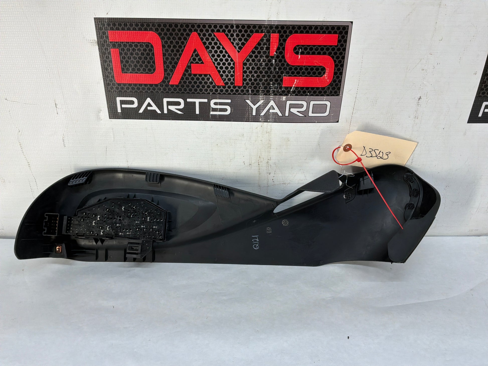 2015 Chevy SS Sedan RH Passenger Seat Adjustment Control Switch Outer Finish Cover Panel OEM - Day's Parts Yard