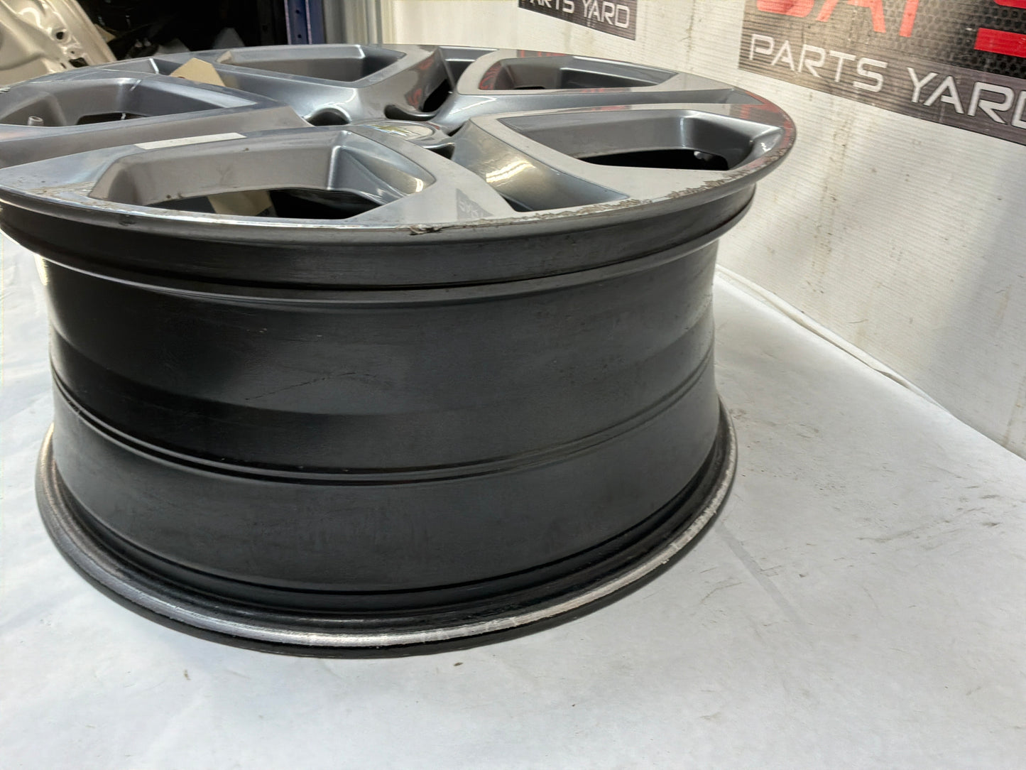 2017 Chevy SS Sedan Factory OEM Front Wheel 19x8.5 OEM