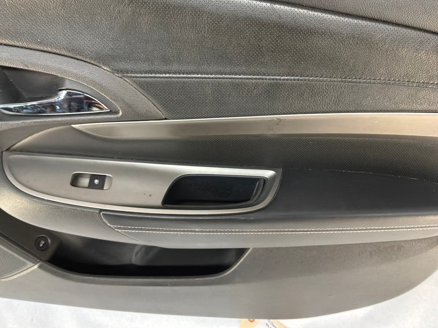 2013 Chevy Caprice PPV RH Passenger Front Interior Door Panel OEM - Day's Parts Yard