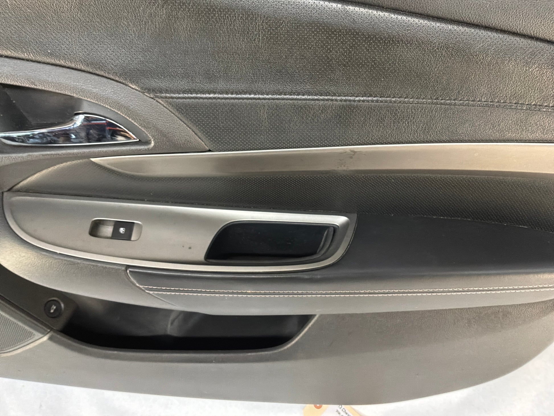 2013 Chevy Caprice PPV RH Passenger Front Interior Door Panel OEM - Day's Parts Yard