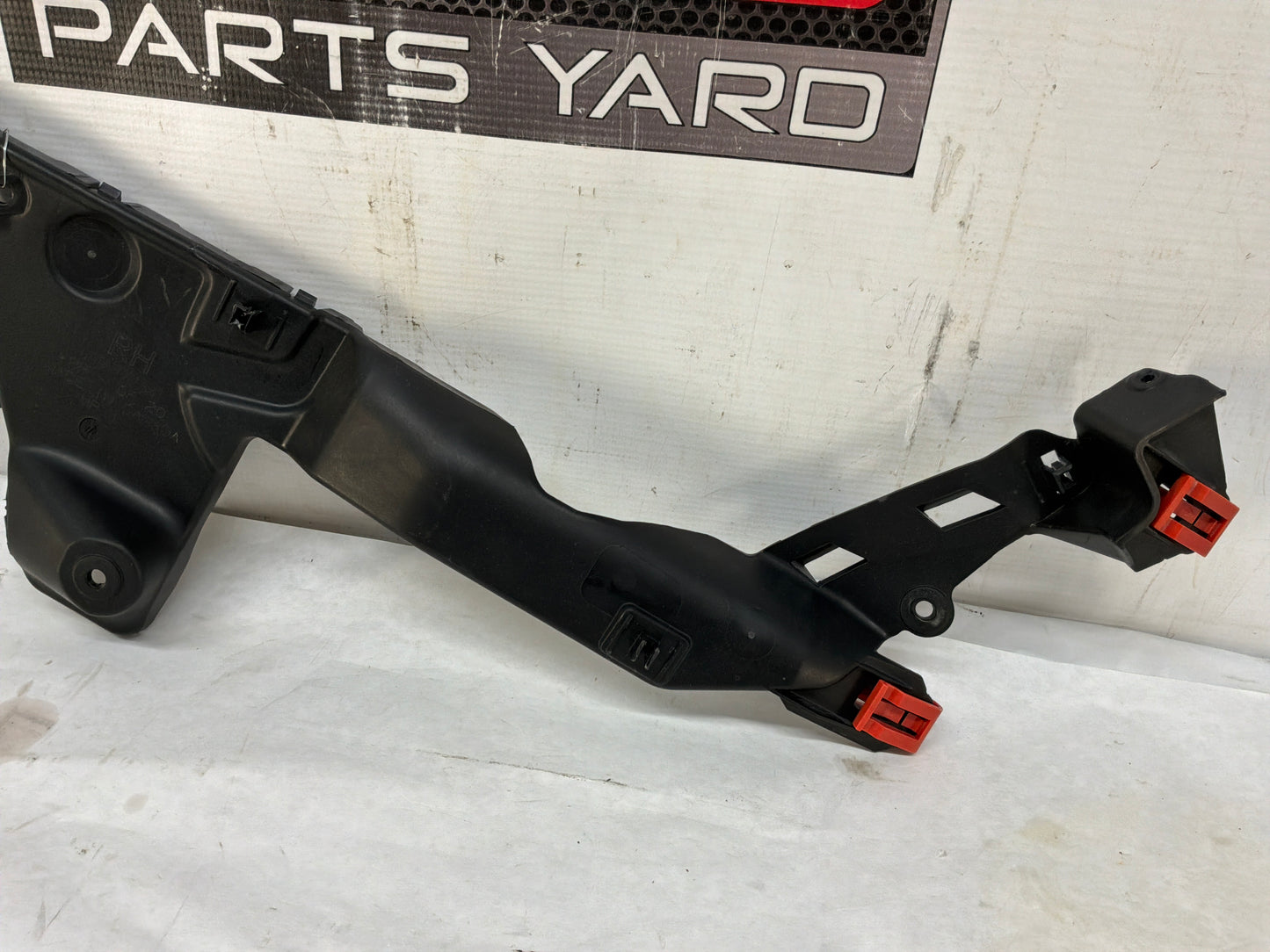 2013 Chevy Camaro ZL1 RH Passenger Rear Bumper Guide Bracket Support OEM