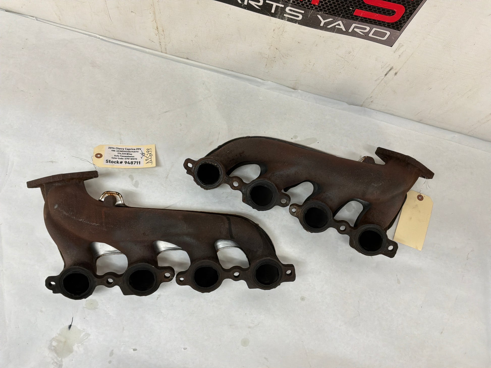 Exhaust manifold - Day's Parts Yard