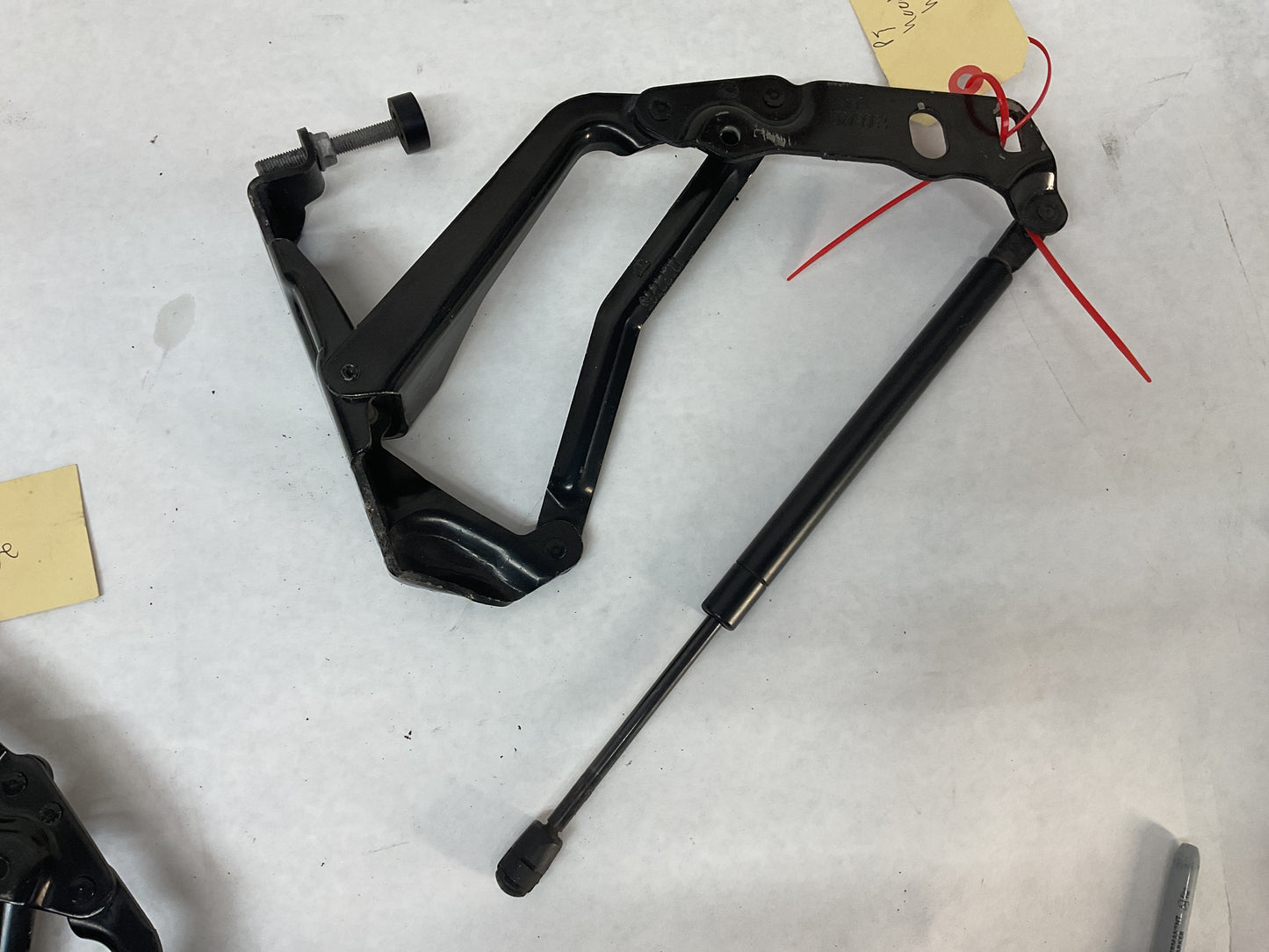 1999 Chevy C5 Corvette RH & LH Hood Hinges w/ Hood Struts OEM