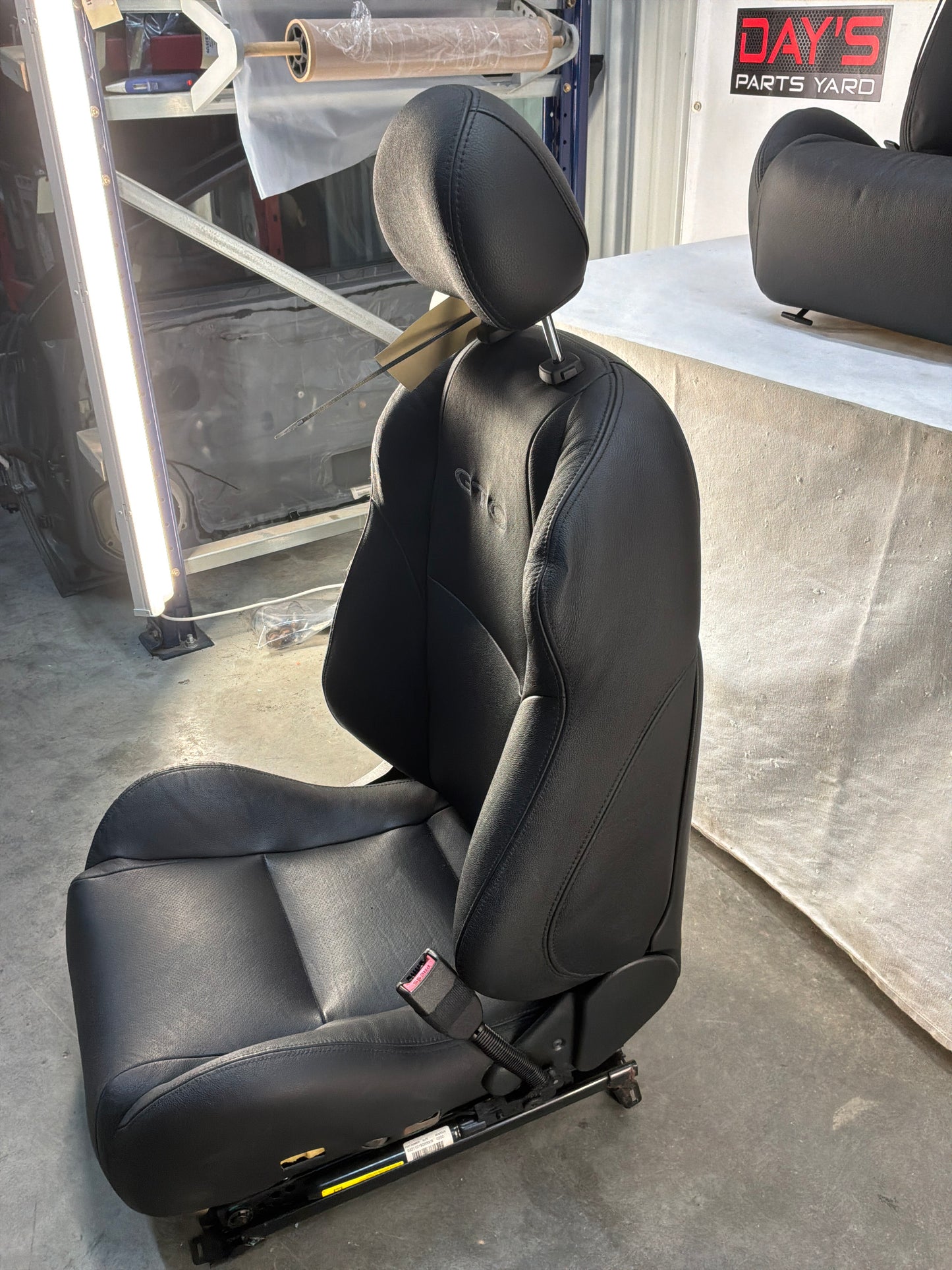 2006 Pontiac GTO Seats Fronts and Rears Black Leather OEM