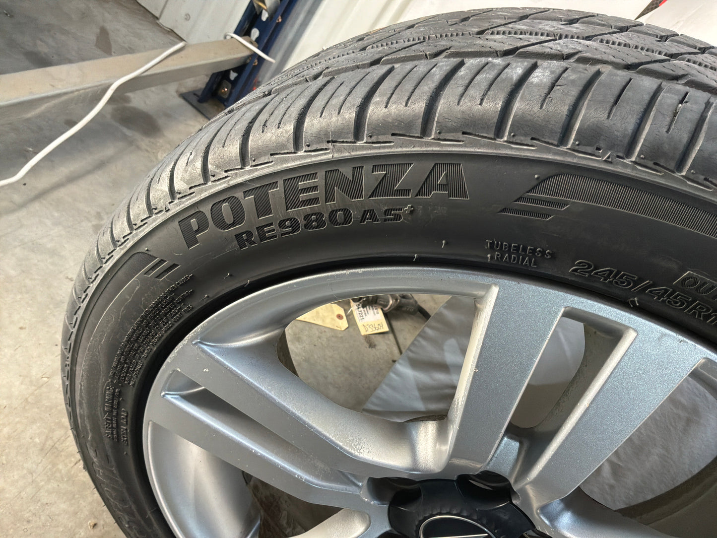 Wheels and tire - Day's Parts Yard