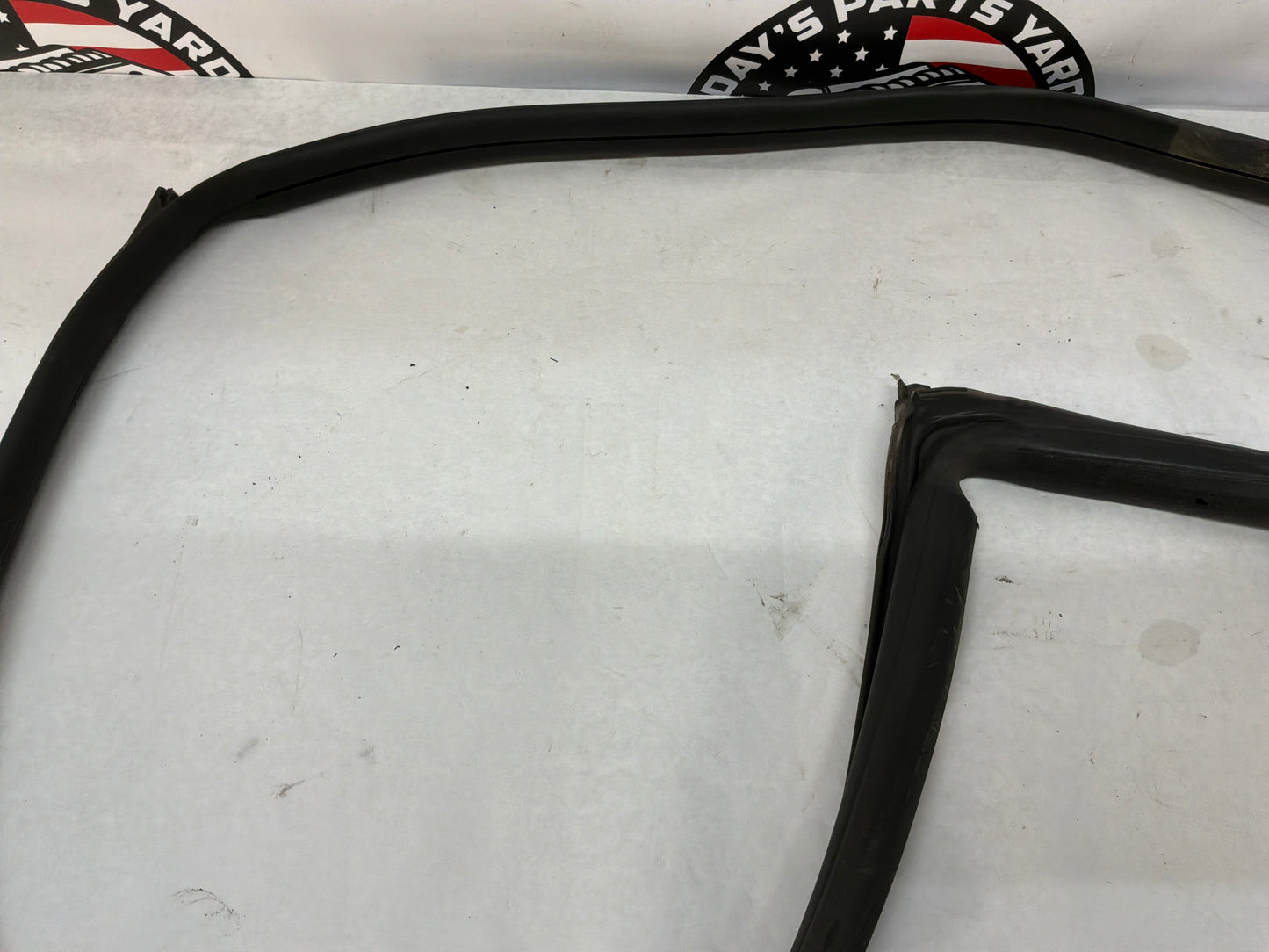 2014 Chevy Camaro SS LH Driver Door Body Weather Strip Seal OEM