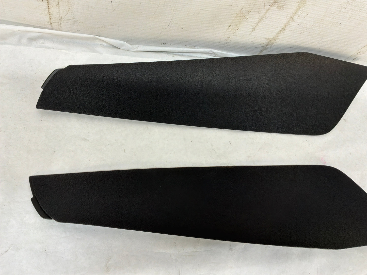 Center console trim - Day's Parts Yard