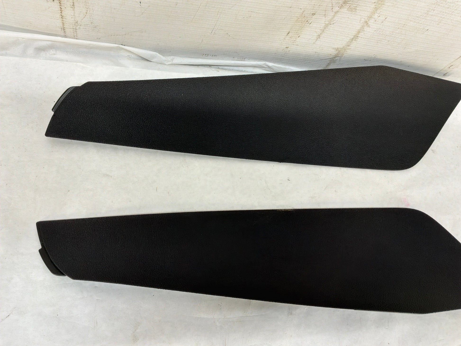 Center console trim - Day's Parts Yard