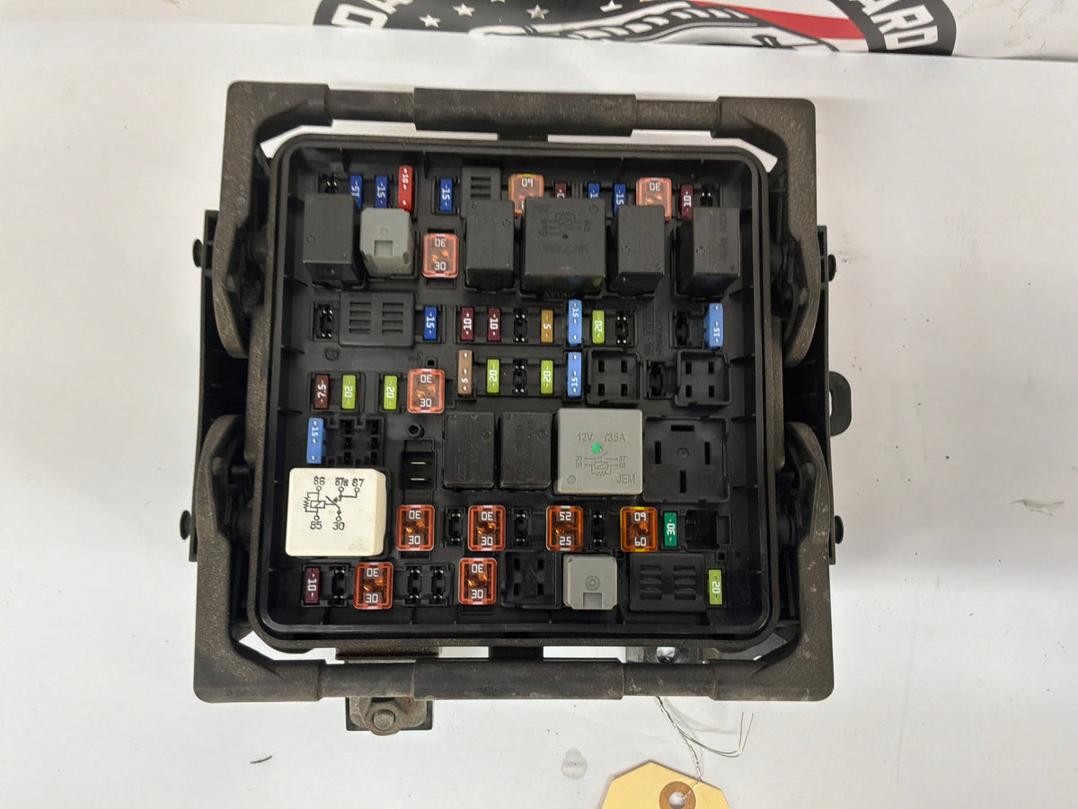 2014 Chevy SS Sedan Engine Bay Fuse Relay Wiring Wire Harness Junction Box Block OEM