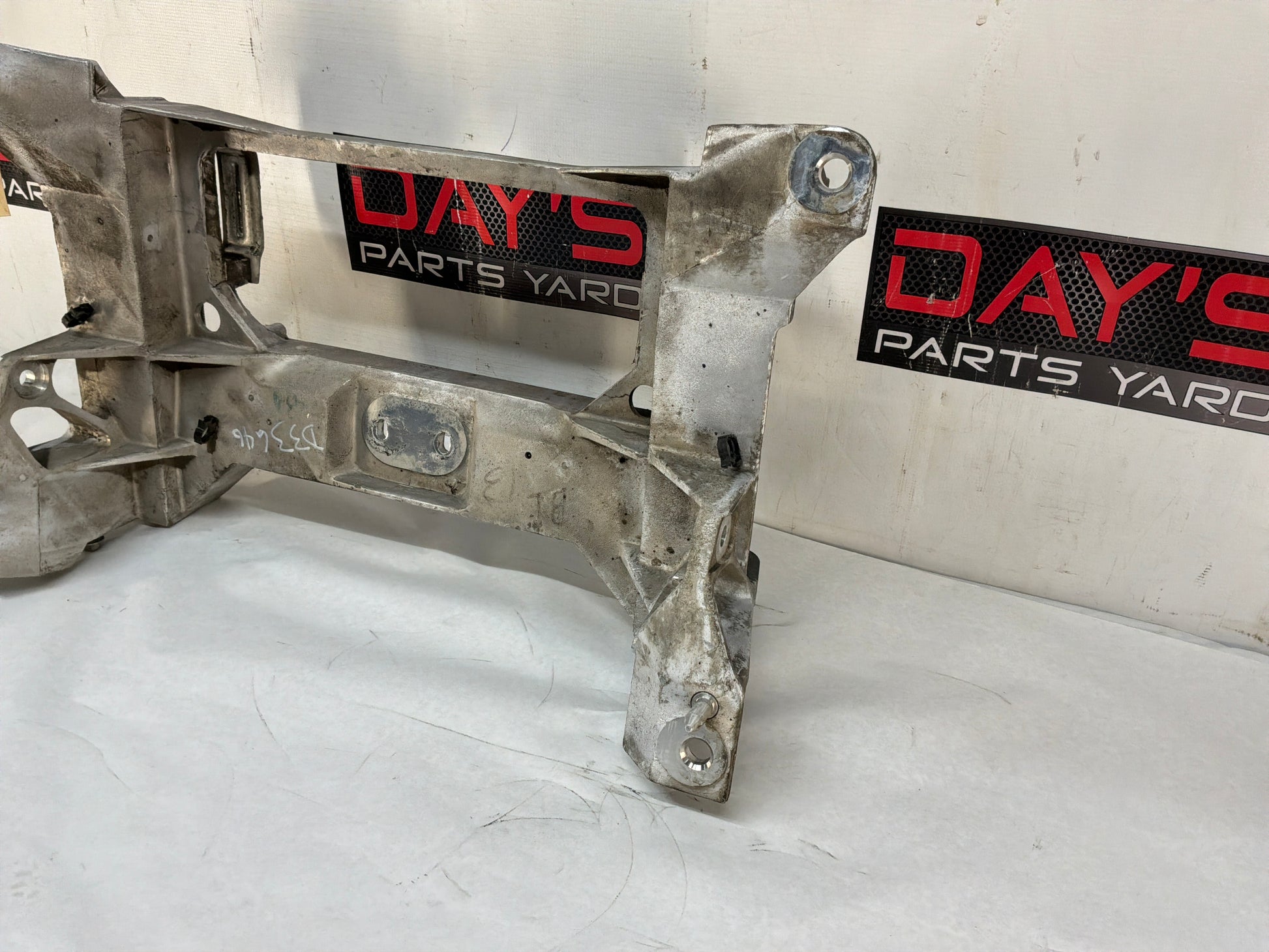 Rear cradle - Day's Parts Yard