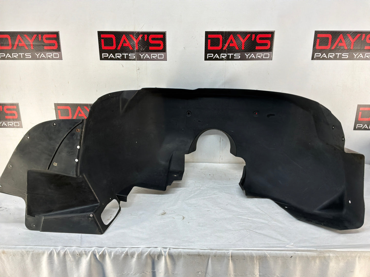 2014 Chevy Camaro ZL1 LH Driver Front Fender Wheel House Well Liner OEM