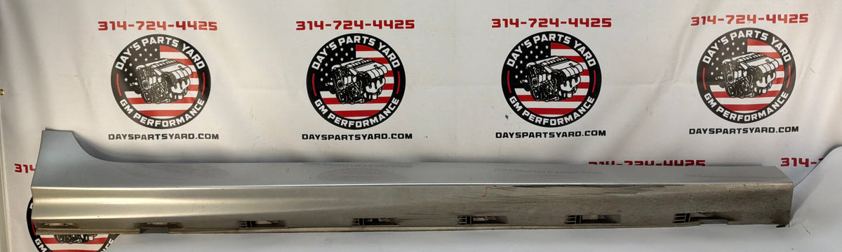 2014 Chevy SS Sedan RH Passenger Rocker Molding Side Skirt Panel Trim Silver OEM