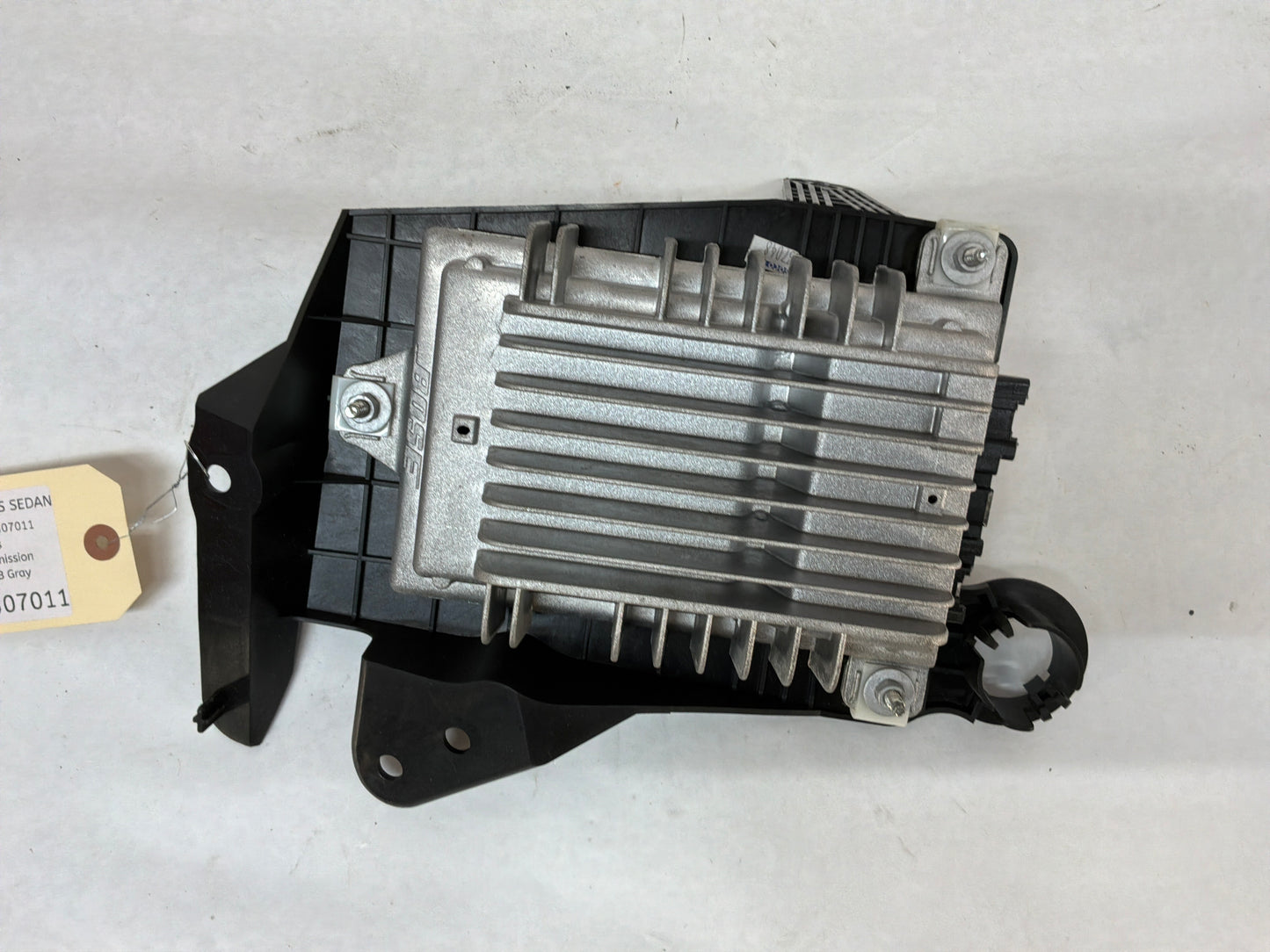 2017 Chevy SS Sedan Bose Stereo Radio Speaker Amplifier w/ Bracket OEM