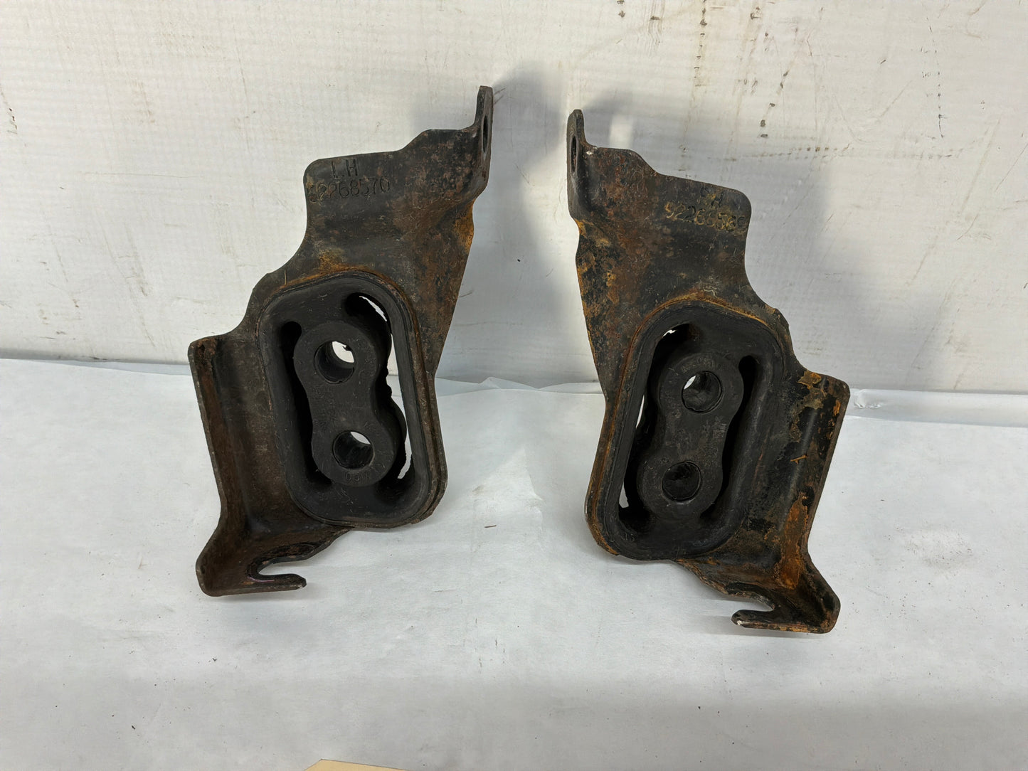 Muffler hangers - Day's Parts Yard