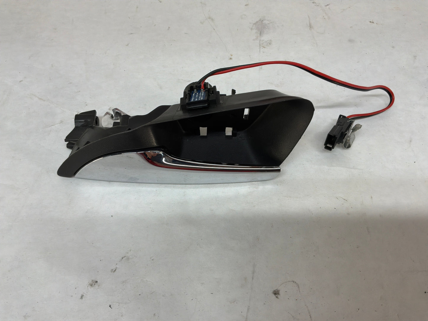 2015 Chevy SS Sedan LH Driver Front Interior Door Handle OEM