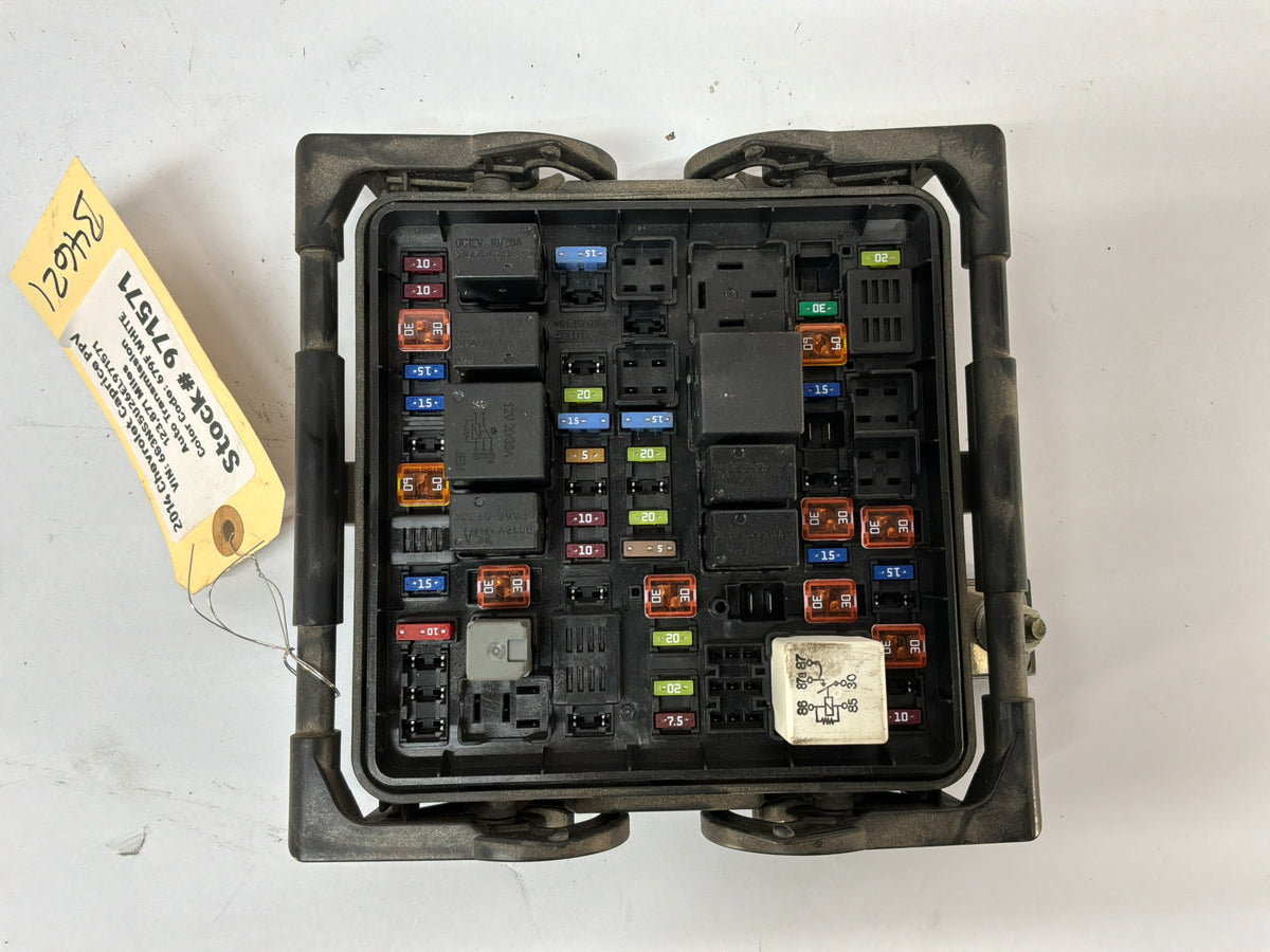 2014 Chevy Caprice PPV Engine Motor Bay Relay Fuse Box Junction Module OEM