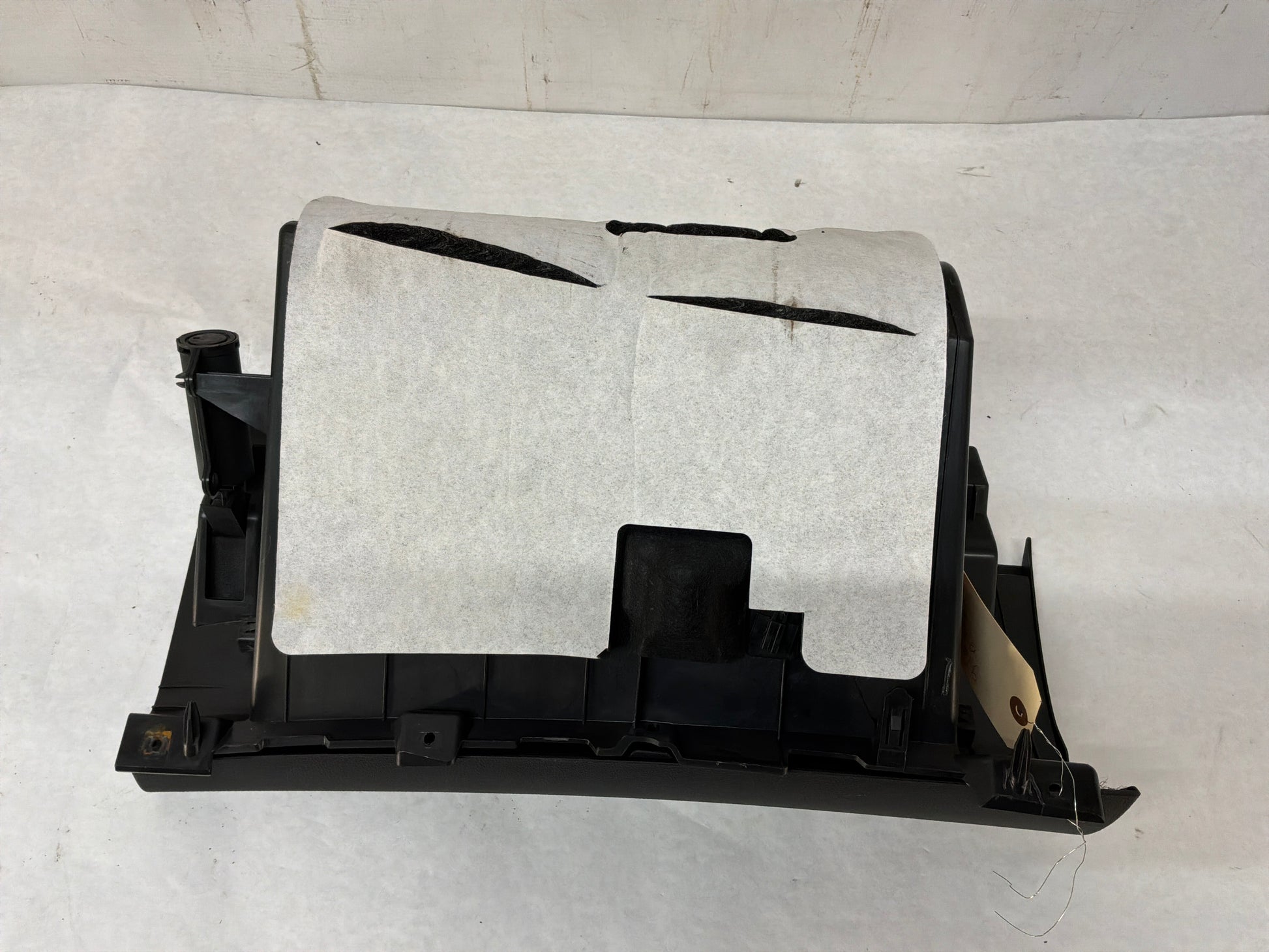 Glove box - Day's Parts Yard