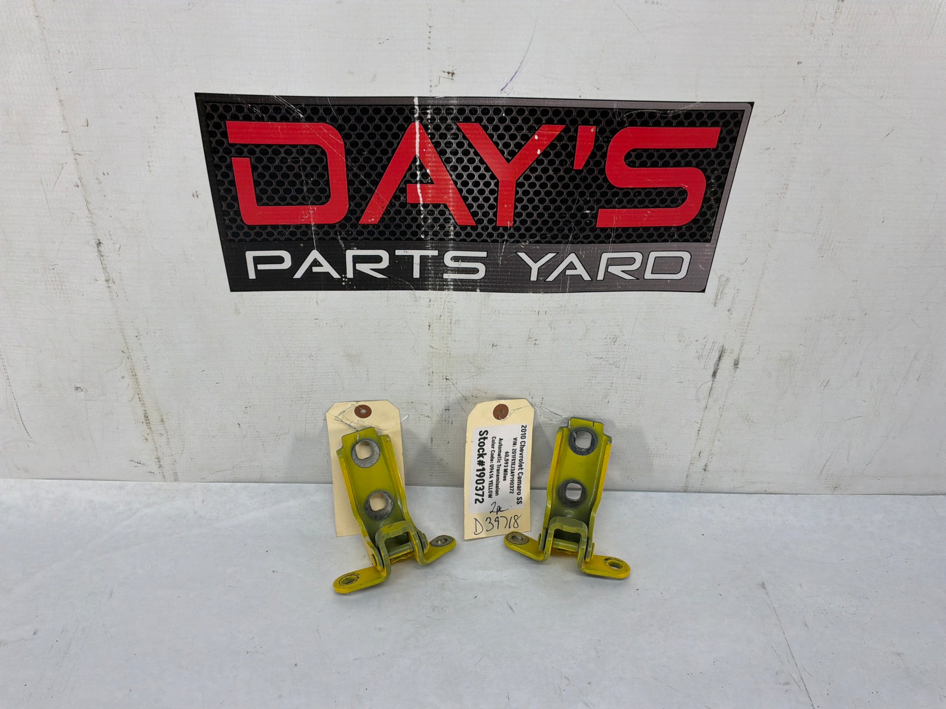 Lh door hinges - Day's Parts Yard