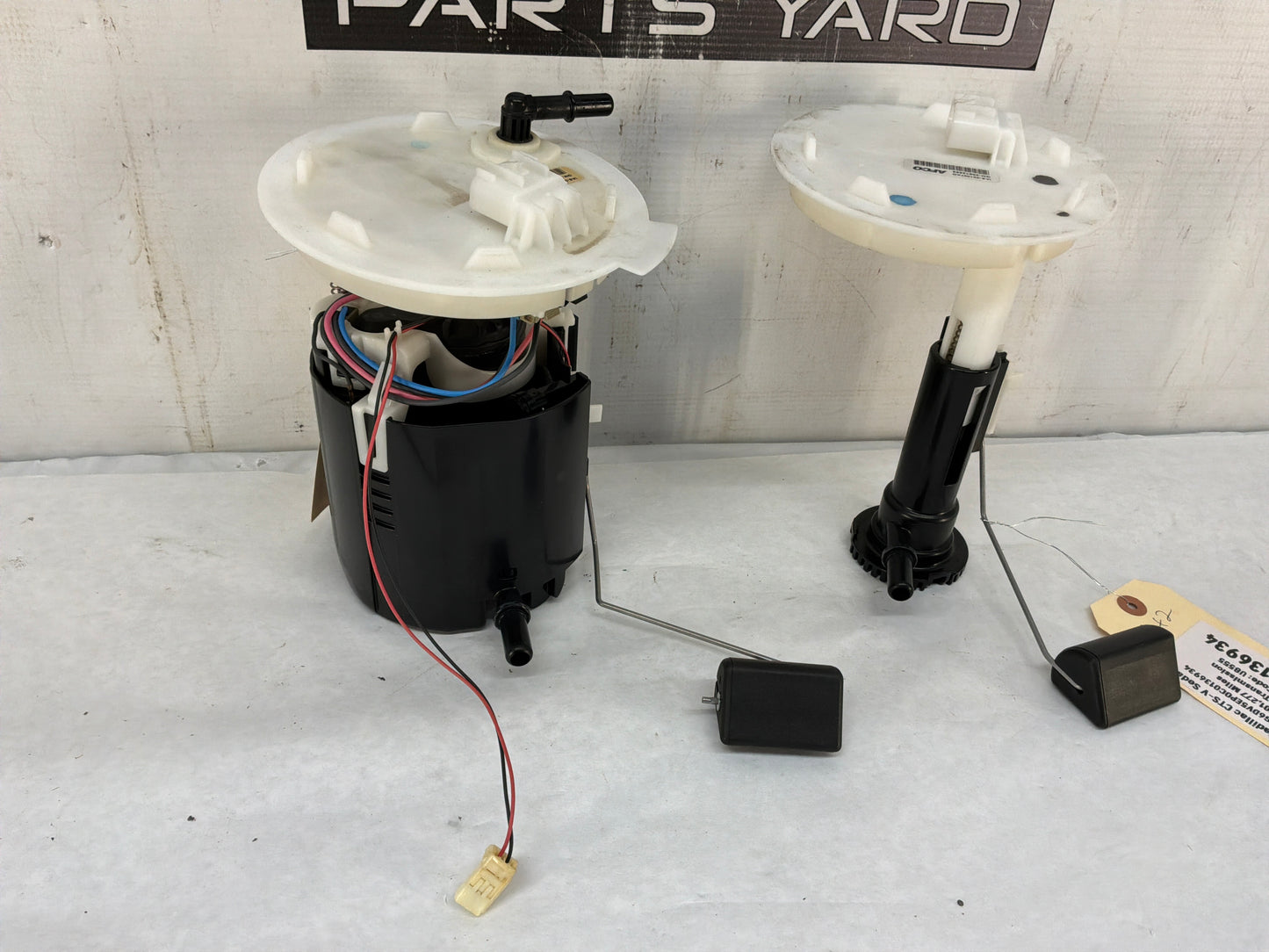 Fuel pump w level - Day's Parts Yard