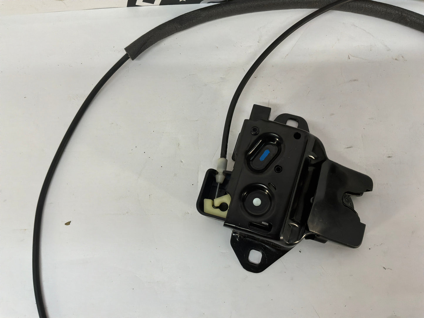 2008 Pontiac G8 GT Trunk Latch w/ Cable OEM