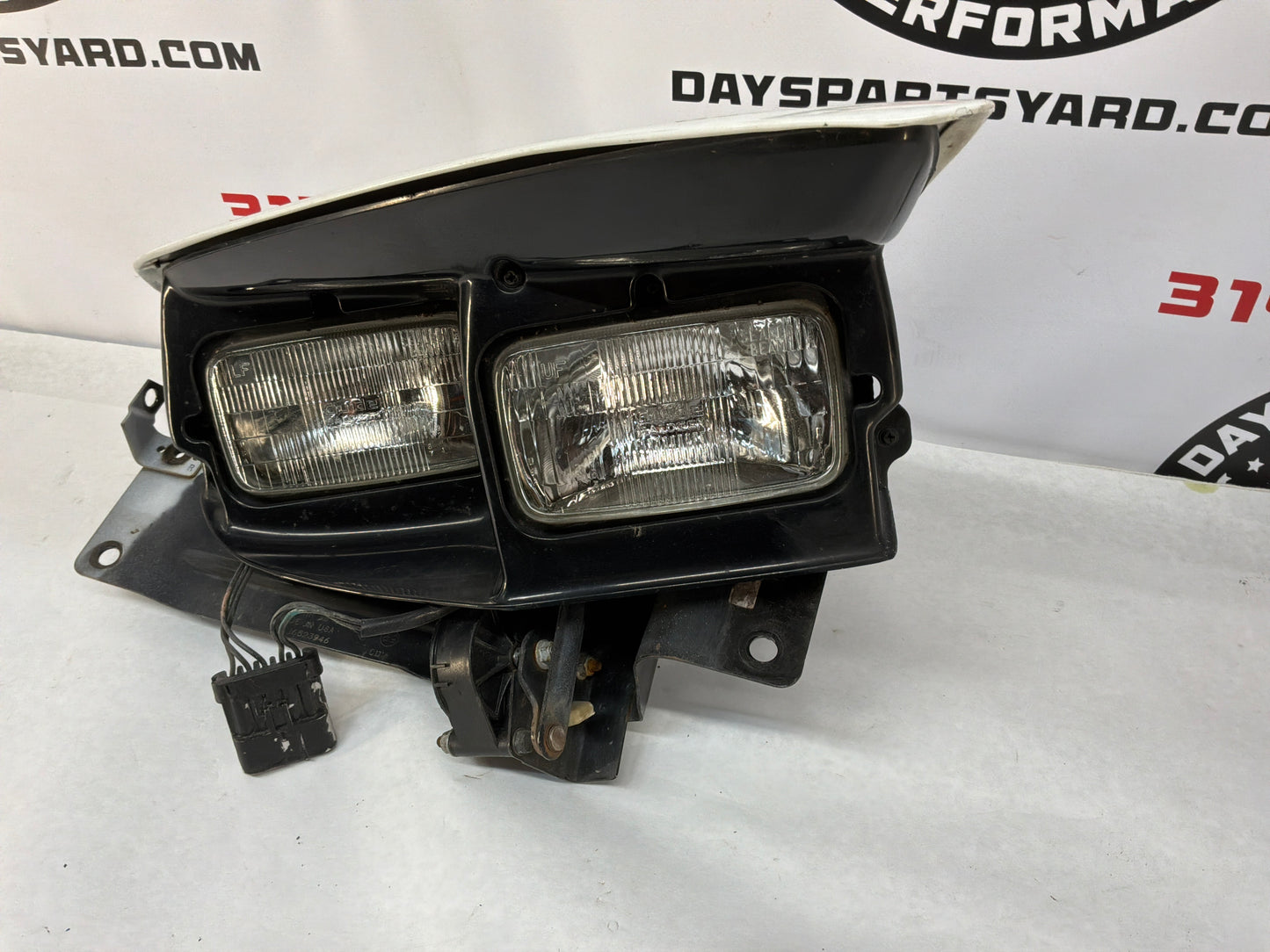 1999 Pontiac Trans Am WS6RH Passenger Headlight Head Light Lamp Assembly OEM