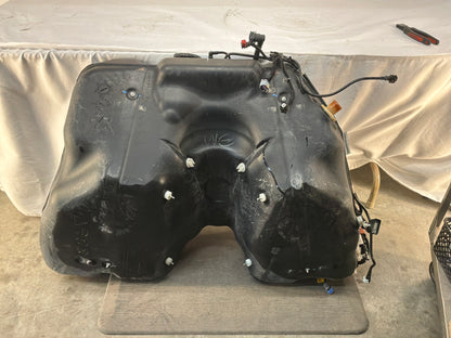 Fuel tank w pumps - Day's Parts Yard