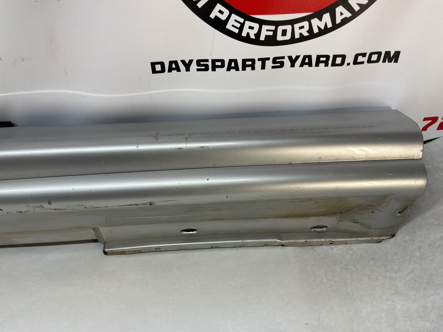 2005 Pontiac GTO LH Driver Rocker Molding Side Skirt Trim Panel OEM