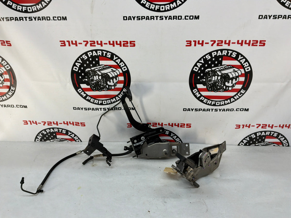 2015 Chevy Camaro SS 1LE Manual Transmission Pedal Brake Clutch Master Cylinder Assembly OEM