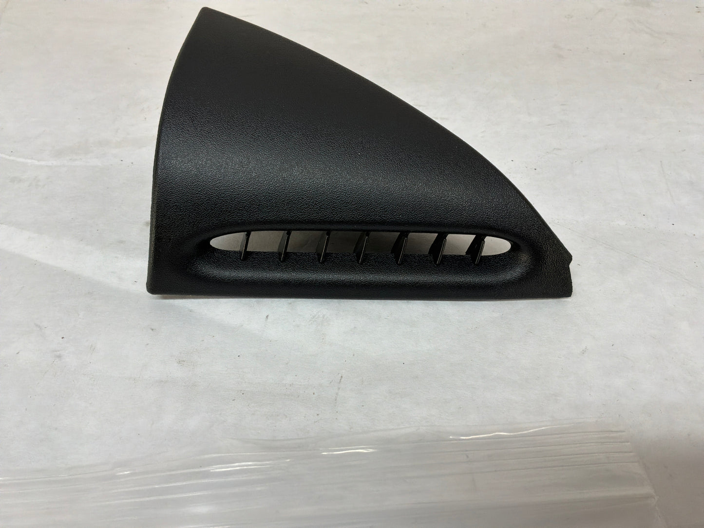 2005 Pontiac GTO RH Passenger Interior Defrost Trim Door Vent Triangle OEM