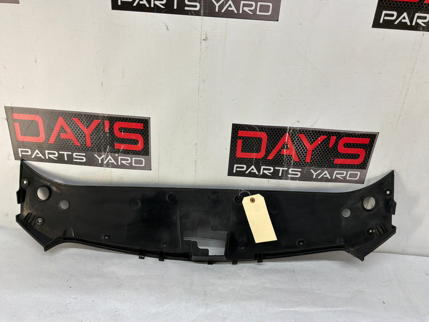 2017 Chevy SS Sedan Radiator Core Support Grille Cover Sight Shield OEM