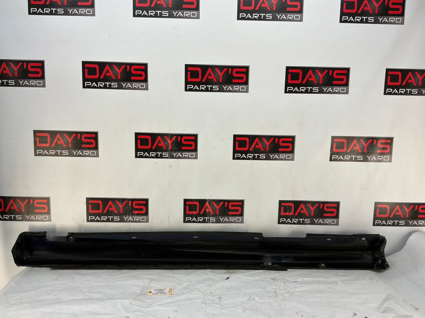 Lh rocker panel - Day's Parts Yard