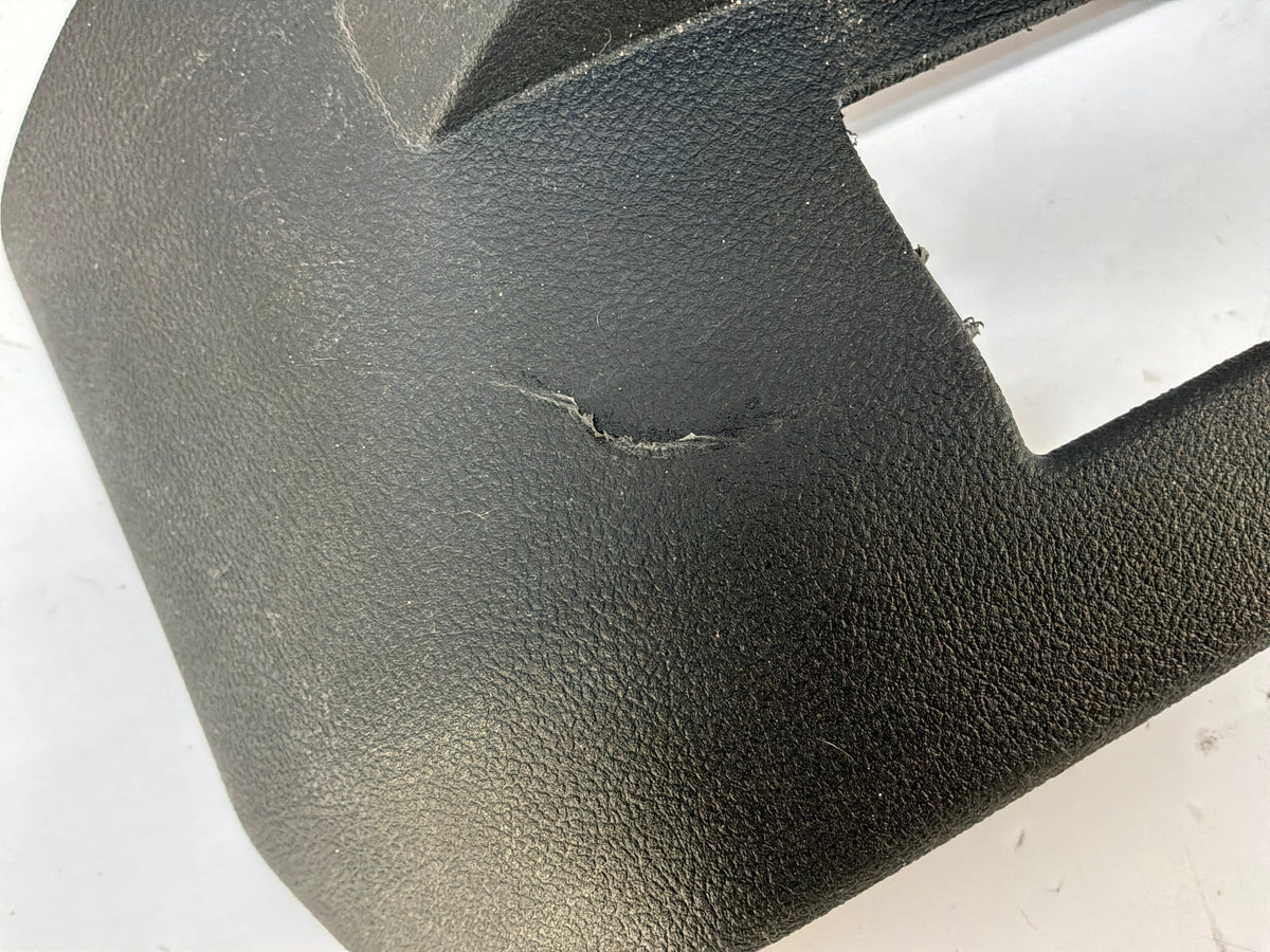 Rh seat track trim - Day's Parts Yard