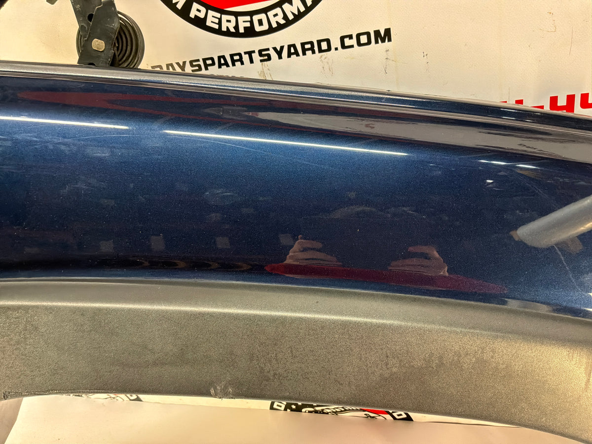 2005 Chevy Silverado 2500HD RH Passenger Front Fender OEM