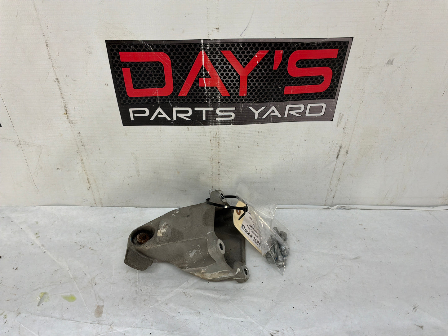 2011 Cadillac CTS-V Coupe LH Driver Engine Motor Mount Stand OEM