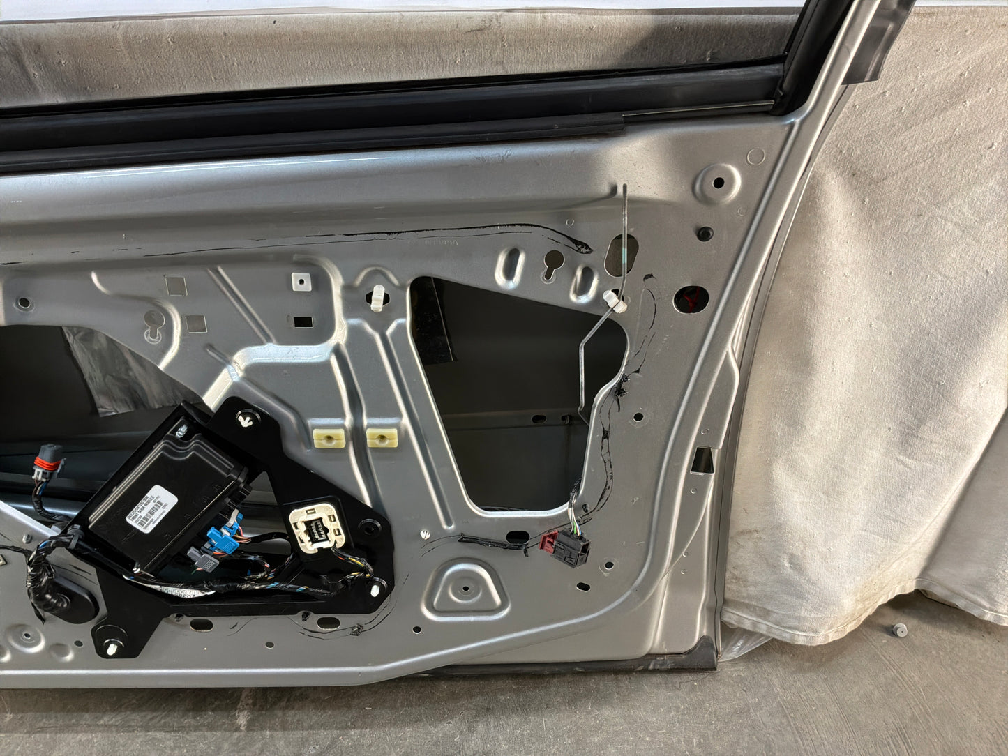 2006 Cadillac CTS-V RH Passenger Exterior Front Door OEM Silver