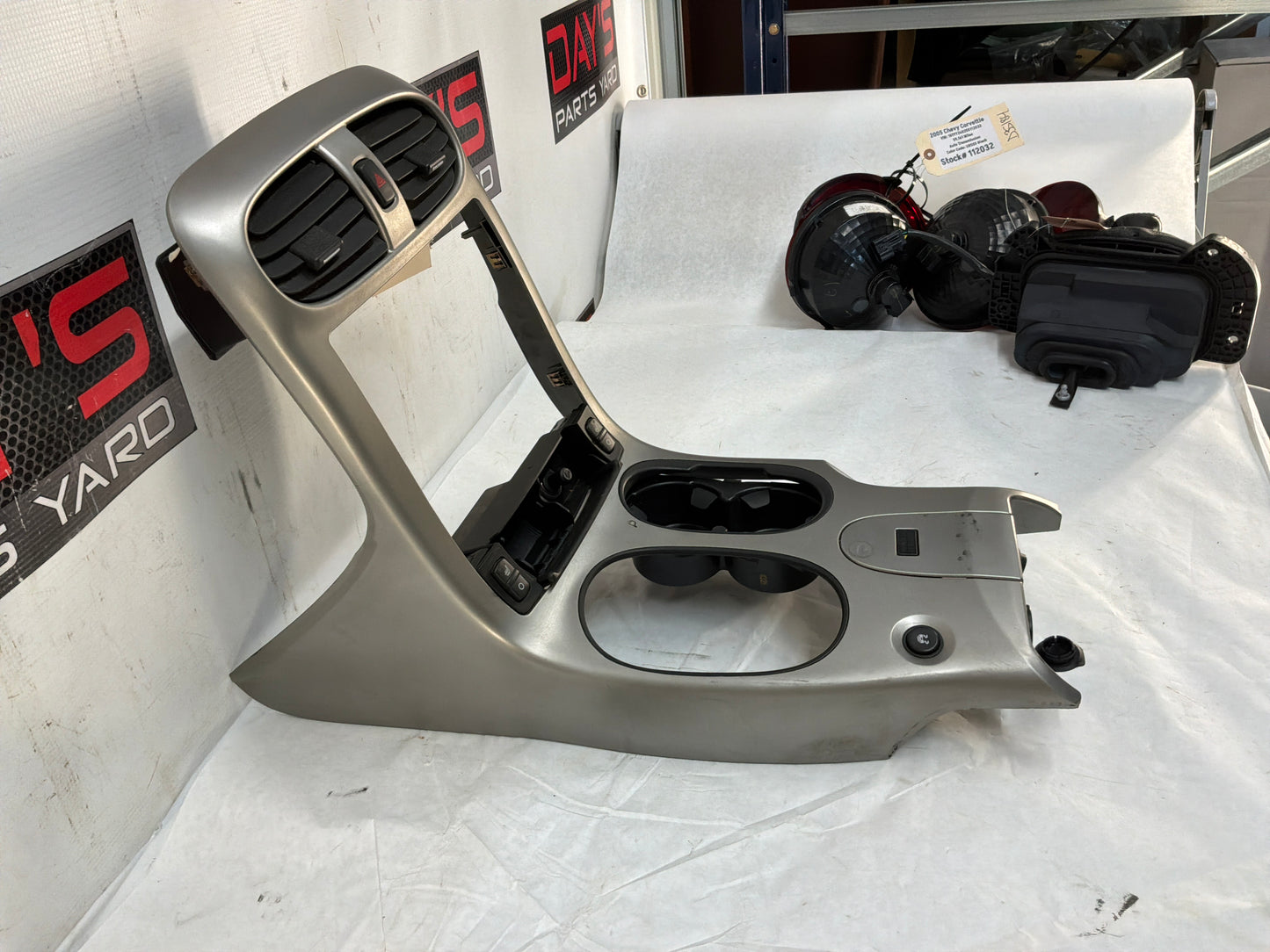 Radio bezel - Day's Parts Yard