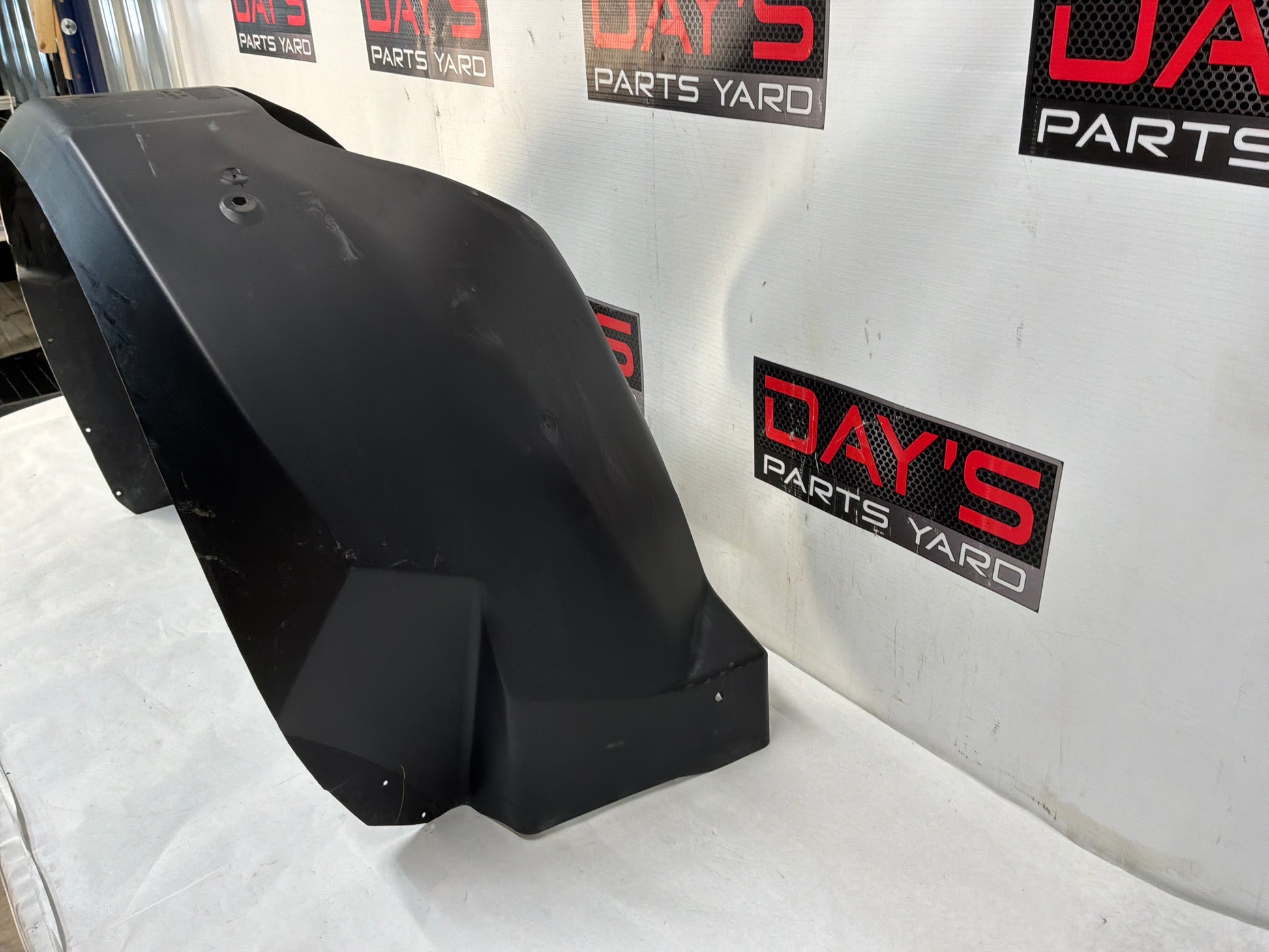 Lh front wheel liner - Day's Parts Yard