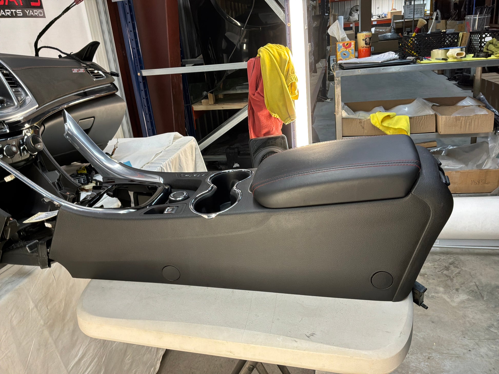 Dash and center console - Day's Parts Yard