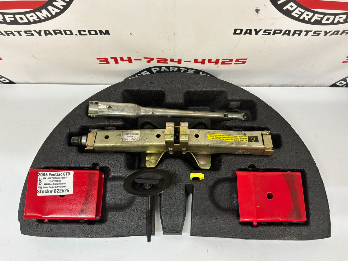 2006 Pontiac GTO Emergency Spare Tire Jack Tool Kit OEM